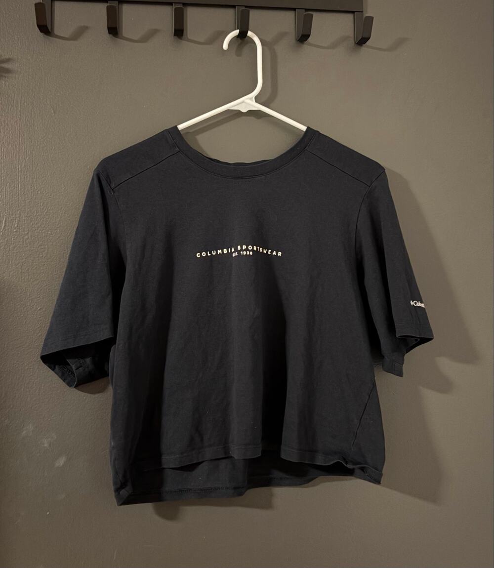 Columbia Cropped Black T-Shirt